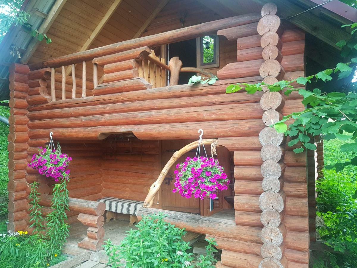 у медовому раю Ferienhaus Rostoka (Transcarpathia)